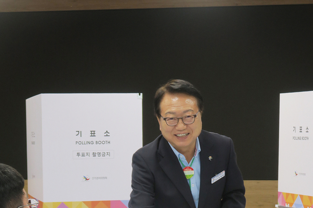 손병복 울진군수, 사전투표 참여로 투표 독려