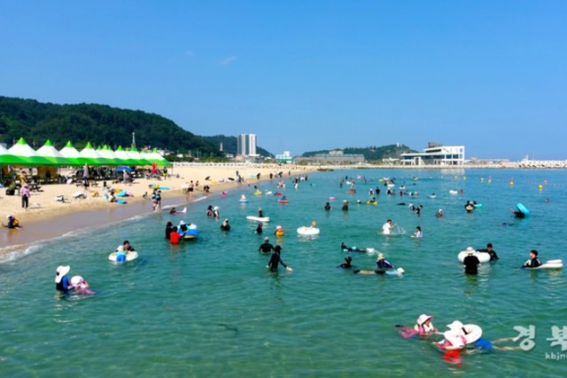 무더위 식히는 청정바다“올여름 피서는 울진에서”